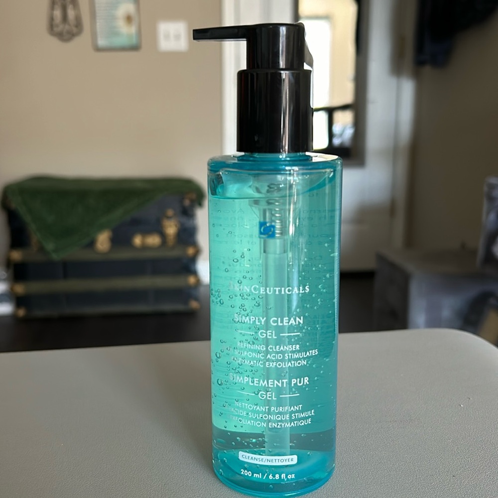 NEW Skinceuticals simply clean facial gel